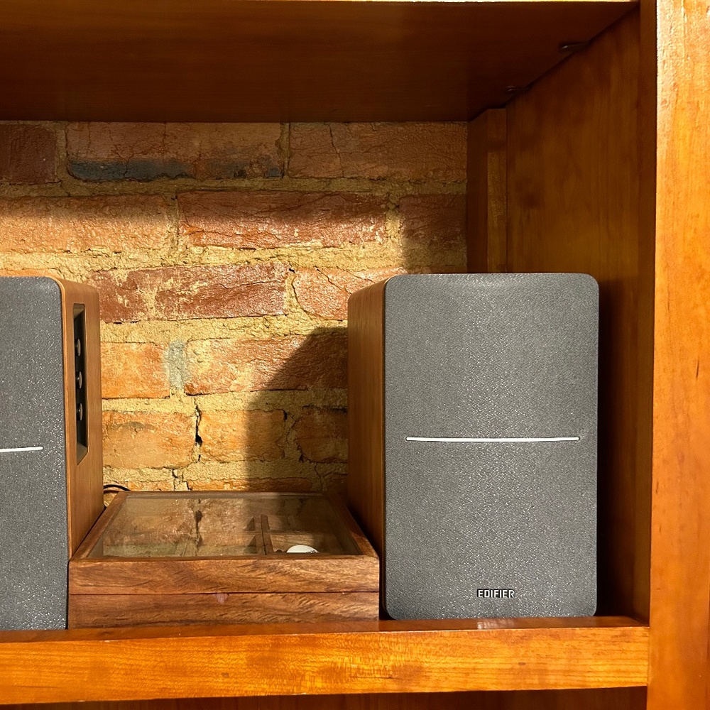 Edifier Speaker (2 of 2)